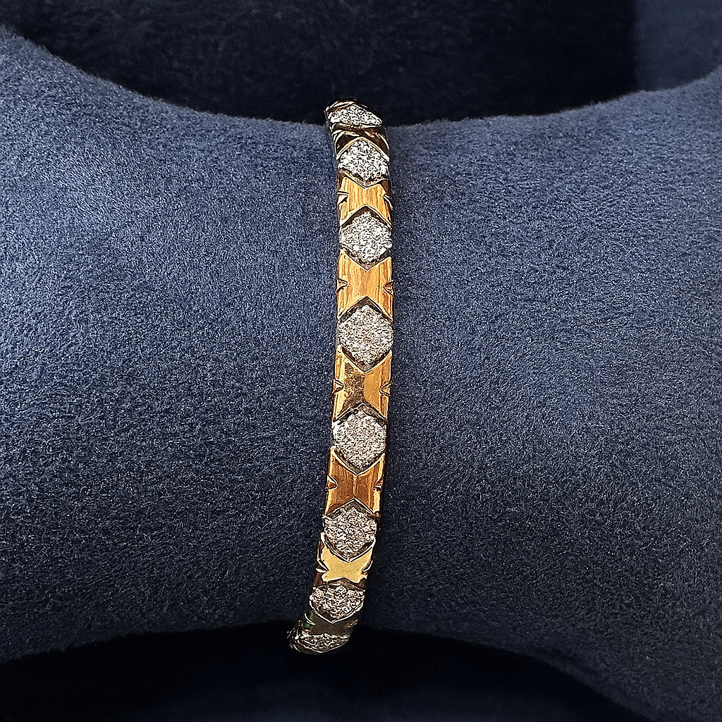 Radiant Chevron 92.5% Sterling Silver Braclet